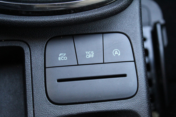 Ford Fiesta 1.0-100pk EcoBoost Titanium 5deurs Mooie en zuinige Ford Fiesta in de luxe Titanium uitvoering. Climate control , Cruise control , Navigatie , Bluetooth