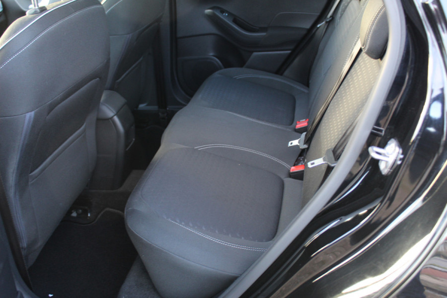 Ford Fiesta 1.0-100pk EcoBoost Titanium 5deurs Mooie en zuinige Ford Fiesta in de luxe Titanium uitvoering. Climate control , Cruise control , Navigatie , Bluetooth