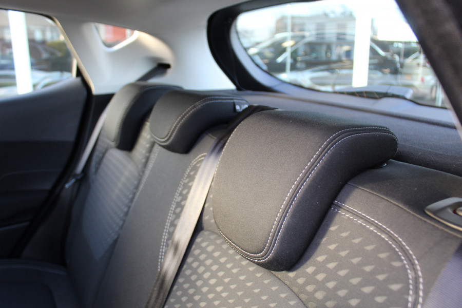 Ford Fiesta 1.0-100pk EcoBoost Titanium 5deurs Mooie en zuinige Ford Fiesta in de luxe Titanium uitvoering. Climate control , Cruise control , Navigatie , Bluetooth