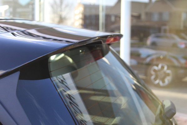 Ford Fiesta 1.0-100pk EcoBoost Titanium 5deurs Mooie en zuinige Ford Fiesta in de luxe Titanium uitvoering. Climate control , Cruise control , Navigatie , Bluetooth