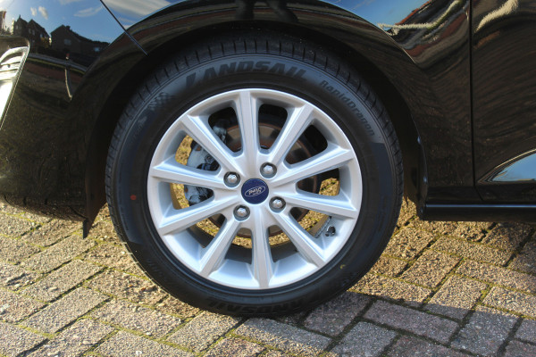 Ford Fiesta 1.0-100pk EcoBoost Titanium 5deurs Mooie en zuinige Ford Fiesta in de luxe Titanium uitvoering. Climate control , Cruise control , Navigatie , Bluetooth