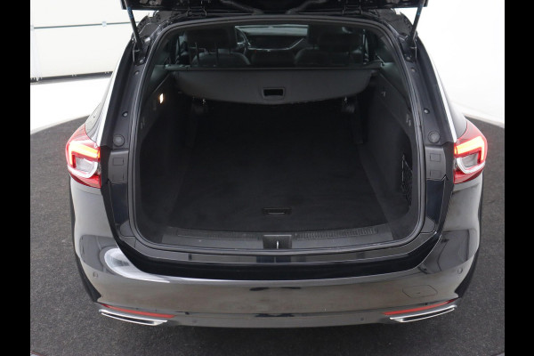 Opel Insignia 2.0 Turbo Elegance | Stoelverwarming | Carplay | Matrix LED | Navigatie | Stuurverwarming | Half leder | Parkeerhulp | Climate control | Cruise control