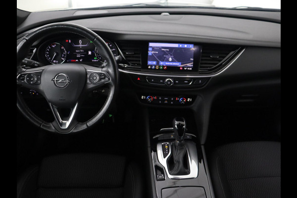 Opel Insignia 2.0 Turbo Elegance | Stoelverwarming | Carplay | Matrix LED | Navigatie | Stuurverwarming | Half leder | Parkeerhulp | Climate control | Cruise control