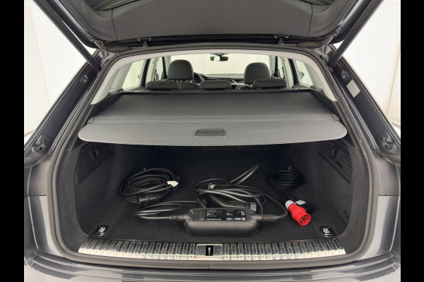 Audi e-tron 50 quattro Launch edition 71 kWh *DRIVE MOTOR AUDIBLE* [ 3-Fase ] {SOH-100%} Aut. *FULL-LED | DIGI-COCKPIT | NAVI-FULLMAP | HEATED-COMFORTSEATS | KEYLESS | AUDI-SOUND | KEYLESS | SHIFT-PADDLES | ECC | PDC | CRUISE | 20''ALU*