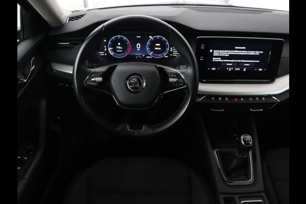 Škoda Octavia 1.0 TSI Business Edition | Carplay | Sfeerverlichting | Navigatie | Full LED | Parkeerhulp | Getint glas | Digital Cockpit