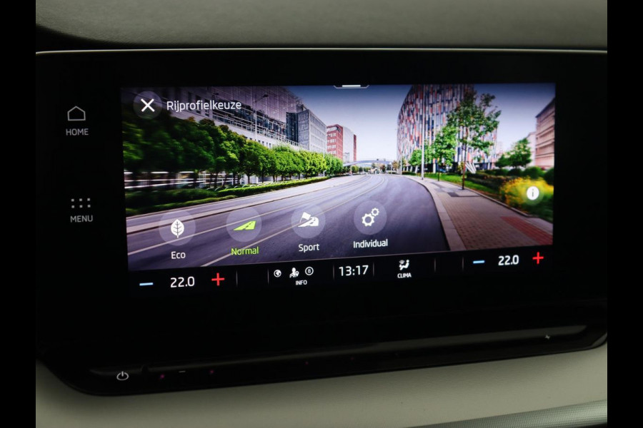 Škoda Octavia 1.0 TSI Business Edition | Carplay | Sfeerverlichting | Navigatie | Full LED | Parkeerhulp | Getint glas | Digital Cockpit