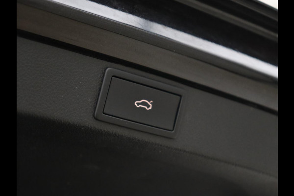 Škoda Octavia 1.0 TSI Business Edition | Carplay | Sfeerverlichting | Navigatie | Full LED | Parkeerhulp | Getint glas | Digital Cockpit