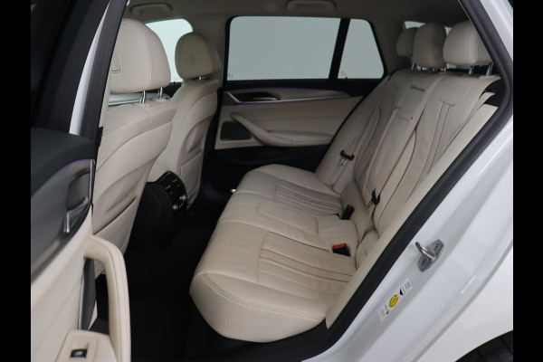 BMW 5 Serie 530e xDrive High Executive | Head-Up | Leder | Adaptive cruise | Stoelverwarming | 360 Camera | Harman/Kardon | Carplay | Live Cockpit | Laserlicht | Navigatie | Parkeerhulp | PHEV | Plug In