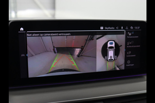 BMW 5 Serie 530e xDrive High Executive | Head-Up | Leder | Adaptive cruise | Stoelverwarming | 360 Camera | Harman/Kardon | Carplay | Live Cockpit | Laserlicht | Navigatie | Parkeerhulp | PHEV | Plug In