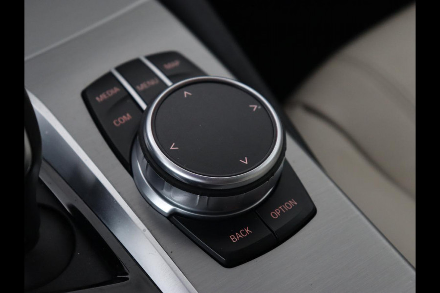 BMW 5 Serie 530e xDrive High Executive | Head-Up | Leder | Adaptive cruise | Stoelverwarming | 360 Camera | Harman/Kardon | Carplay | Live Cockpit | Laserlicht | Navigatie | Parkeerhulp | PHEV | Plug In