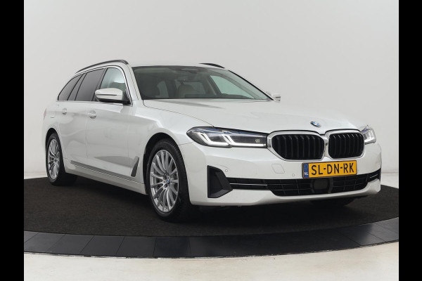 BMW 5 Serie 530e xDrive High Executive | Head-Up | Leder | Adaptive cruise | Stoelverwarming | 360 Camera | Harman/Kardon | Carplay | Live Cockpit | Laserlicht | Navigatie | Parkeerhulp | PHEV | Plug In
