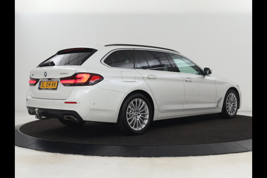 BMW 5 Serie 530e xDrive High Executive | Head-Up | Leder | Adaptive cruise | Stoelverwarming | 360 Camera | Harman/Kardon | Carplay | Live Cockpit | Laserlicht | Navigatie | Parkeerhulp | PHEV | Plug In