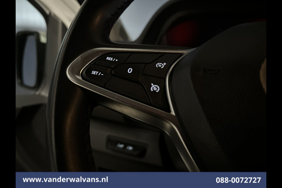 Renault Trafic 2.0 dCi 131pk L1H1 Euro6 Airco | LED | Navigatie | LM velgen | Cruisecontrol | 2500kg Trekhaak Parkeersensoren, Sidebars, Bijrijdersbank
