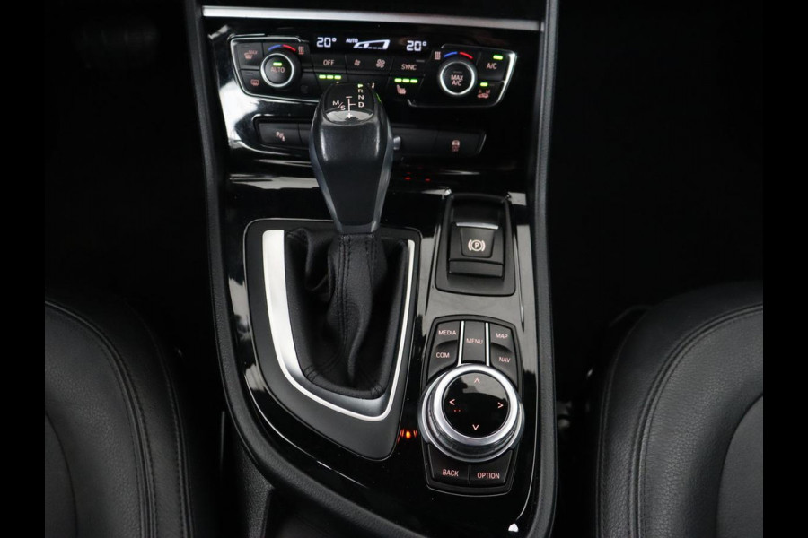 BMW 2 Serie Active Tourer 218i High Executive | Leder | Stoelverwarming | Harman/Kardon | Trekhaak | Navigatie | Full LED | Climate control | Parkeerhulp | Cruise control
