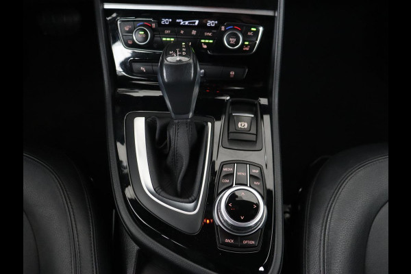 BMW 2 Serie Active Tourer 218i High Executive | Leder | Stoelverwarming | Harman/Kardon | Trekhaak | Navigatie | Full LED | Climate control | Parkeerhulp | Cruise control