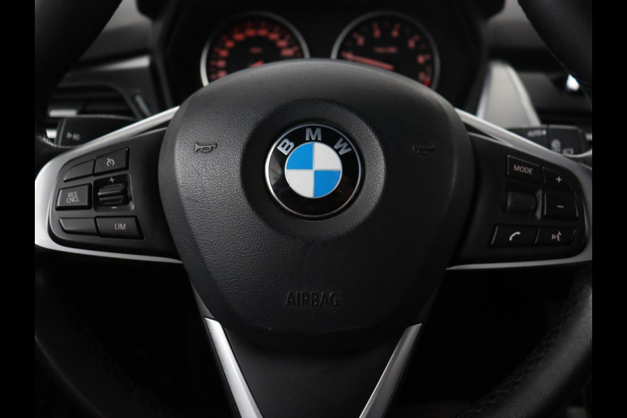 BMW 2 Serie Active Tourer 218i High Executive | Leder | Stoelverwarming | Harman/Kardon | Trekhaak | Navigatie | Full LED | Climate control | Parkeerhulp | Cruise control
