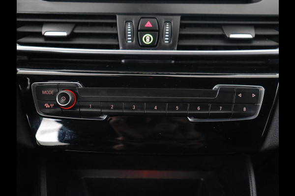 BMW 2 Serie Active Tourer 218i High Executive | Leder | Stoelverwarming | Harman/Kardon | Trekhaak | Navigatie | Full LED | Climate control | Parkeerhulp | Cruise control
