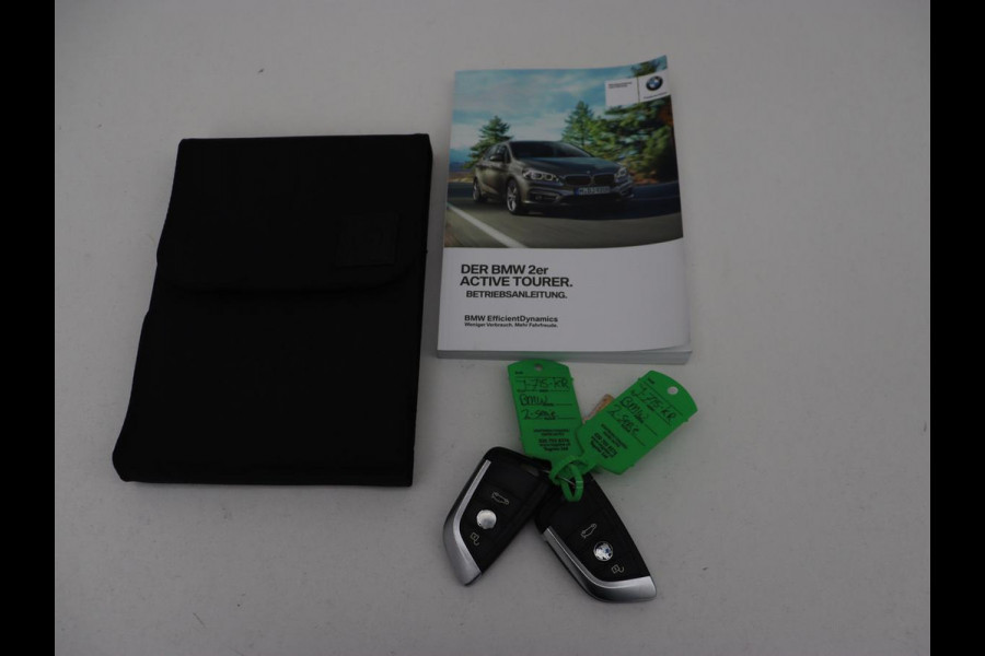 BMW 2 Serie Active Tourer 218i High Executive | Leder | Stoelverwarming | Harman/Kardon | Trekhaak | Navigatie | Full LED | Climate control | Parkeerhulp | Cruise control