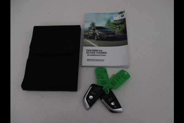 BMW 2 Serie Active Tourer 218i High Executive | Leder | Stoelverwarming | Harman/Kardon | Trekhaak | Navigatie | Full LED | Climate control | Parkeerhulp | Cruise control