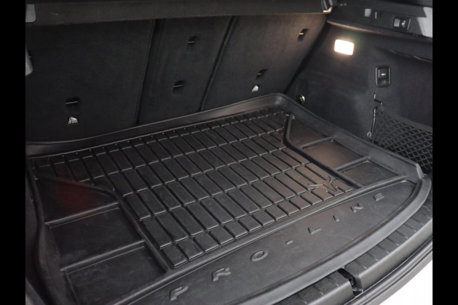 BMW 2 Serie Active Tourer 218i High Executive | Leder | Stoelverwarming | Harman/Kardon | Trekhaak | Navigatie | Full LED | Climate control | Parkeerhulp | Cruise control