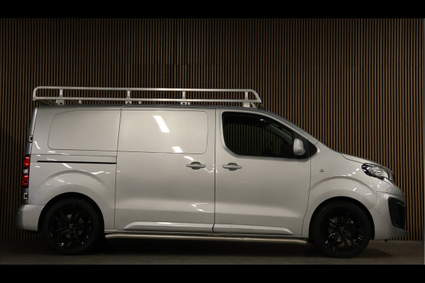 Peugeot Expert 2.0 BlueHDI 180 Premium Pack 177 PK | 3-Zitter | CarPlay | Camera | Dodehoek detector | Airco | Trekhaak | Imperiaal | Lederen bekleding | Nieuwe APK | NAP Logisch