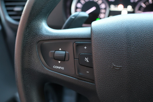 Peugeot Expert 2.0 BlueHDI 180 Premium Pack 177 PK | 3-Zitter | CarPlay | Camera | Dodehoek detector | Airco | Trekhaak | Imperiaal | Lederen bekleding | Nieuwe APK | NAP Logisch