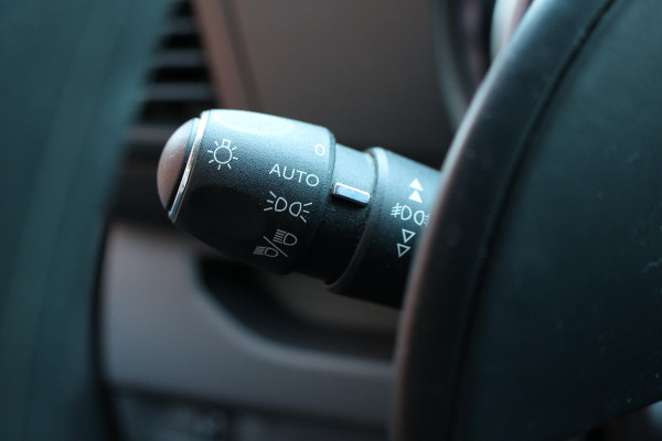 Peugeot Expert 2.0 BlueHDI 180 Premium Pack 177 PK | 3-Zitter | CarPlay | Camera | Dodehoek detector | Airco | Trekhaak | Imperiaal | Lederen bekleding | Nieuwe APK | NAP Logisch