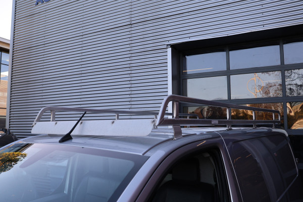 Peugeot Expert 2.0 BlueHDI 180 Premium Pack 177 PK | 3-Zitter | CarPlay | Camera | Dodehoek detector | Airco | Trekhaak | Imperiaal | Lederen bekleding | Nieuwe APK | NAP Logisch