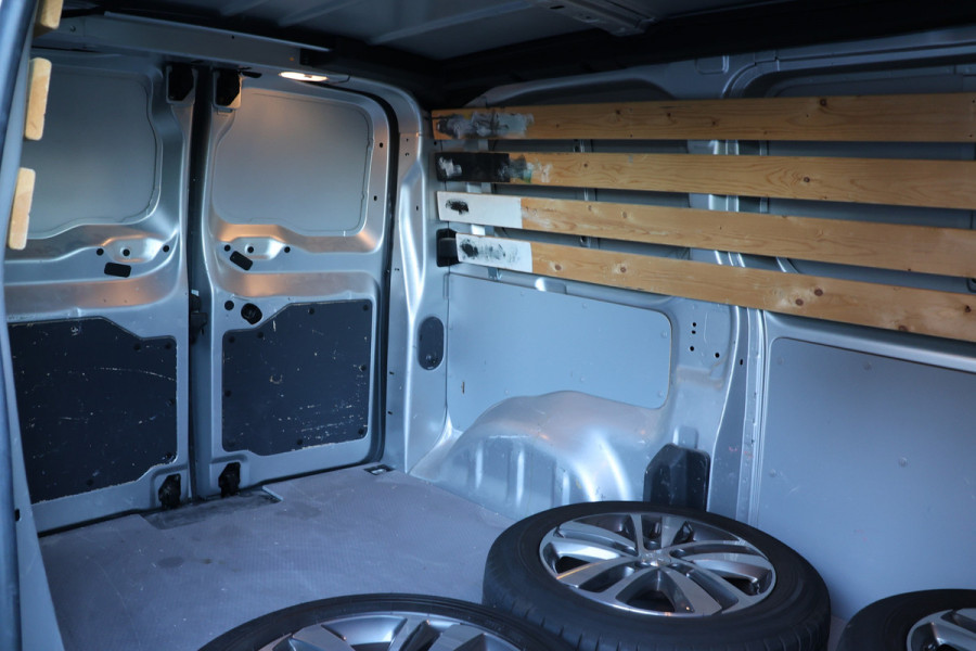 Peugeot Expert 2.0 BlueHDI 180 Premium Pack 177 PK | 3-Zitter | CarPlay | Camera | Dodehoek detector | Airco | Trekhaak | Imperiaal | Lederen bekleding | Nieuwe APK | NAP Logisch