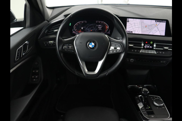 BMW 1-serie 118i Executive | Sport Line | Carplay | Sportstoelen | Full LED | Live Cockpit | Navigatie | Climate control | Parkeerhulp | Cruise control