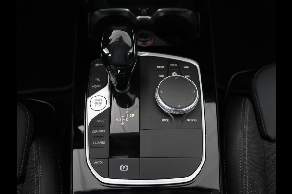 BMW 1-serie 118i Executive | Sport Line | Carplay | Sportstoelen | Full LED | Live Cockpit | Navigatie | Climate control | Parkeerhulp | Cruise control