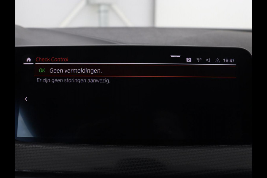 BMW 1-serie 118i Executive | Sport Line | Carplay | Sportstoelen | Full LED | Live Cockpit | Navigatie | Climate control | Parkeerhulp | Cruise control