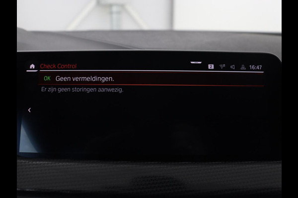 BMW 1-serie 118i Executive | Sport Line | Carplay | Sportstoelen | Full LED | Live Cockpit | Navigatie | Climate control | Parkeerhulp | Cruise control