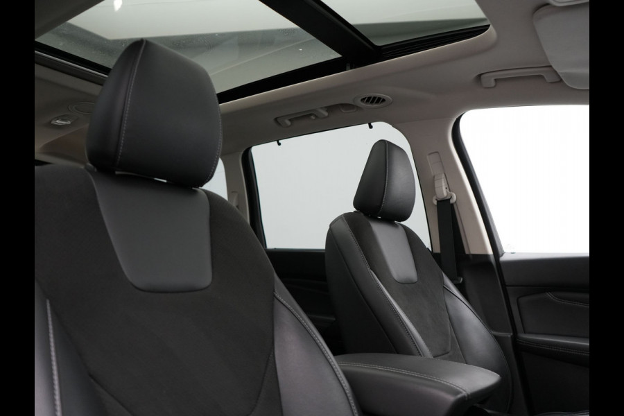 Ford Galaxy 2.0 Titanium 7-Persoons 241pk Dealer O.H. | Trekhaak Afn. | Panodak | Adaptive Cruise | Camera | Alcantara Sportstoelen Memory & Vewarmd | LED Koplampen | Keyless | Blis | Navigatie | DAB |