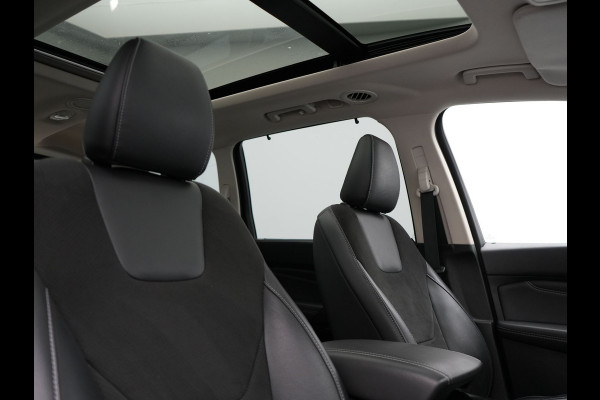 Ford Galaxy 2.0 Titanium 7-Persoons 241pk Dealer O.H. | Trekhaak Afn. | Panodak | Adaptive Cruise | Camera | Alcantara Sportstoelen Memory & Vewarmd | LED Koplampen | Keyless | Blis | Navigatie | DAB |