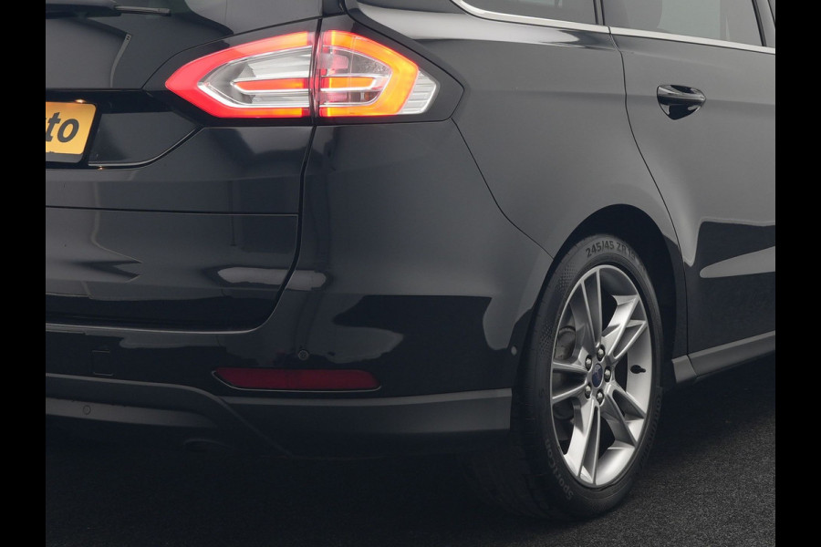 Ford Galaxy 2.0 Titanium 7-Persoons 241pk Dealer O.H. | Trekhaak Afn. | Panodak | Adaptive Cruise | Camera | Alcantara Sportstoelen Memory & Vewarmd | LED Koplampen | Keyless | Blis | Navigatie | DAB |