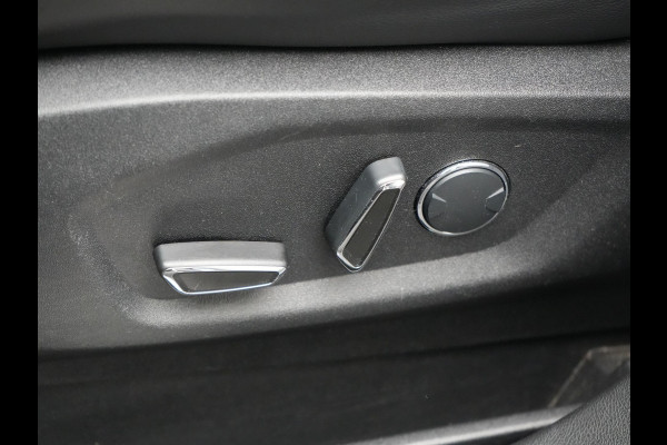 Ford Galaxy 2.0 Titanium 7-Persoons 241pk Dealer O.H. | Trekhaak Afn. | Panodak | Adaptive Cruise | Camera | Alcantara Sportstoelen Memory & Vewarmd | LED Koplampen | Keyless | Blis | Navigatie | DAB |