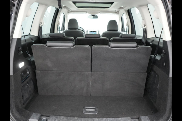 Ford Galaxy 2.0 Titanium 7-Persoons 241pk Dealer O.H. | Trekhaak Afn. | Panodak | Adaptive Cruise | Camera | Alcantara Sportstoelen Memory & Vewarmd | LED Koplampen | Keyless | Blis | Navigatie | DAB |