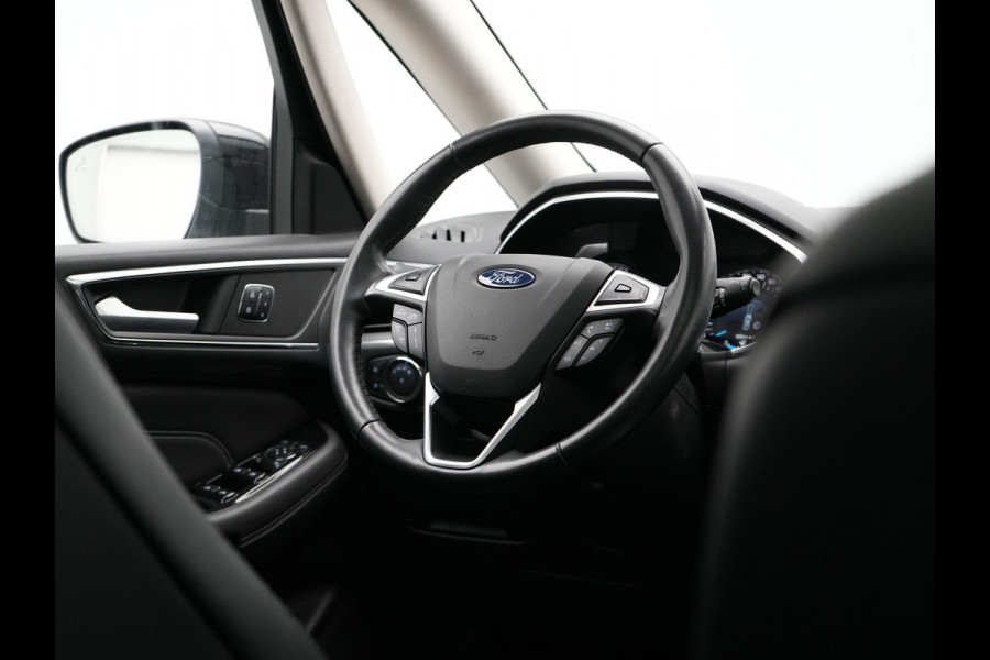 Ford Galaxy 2.0 Titanium 7-Persoons 241pk Dealer O.H. | Trekhaak Afn. | Panodak | Adaptive Cruise | Camera | Alcantara Sportstoelen Memory & Vewarmd | LED Koplampen | Keyless | Blis | Navigatie | DAB |