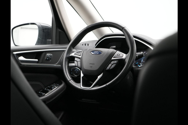 Ford Galaxy 2.0 Titanium 7-Persoons 241pk Dealer O.H. | Trekhaak Afn. | Panodak | Adaptive Cruise | Camera | Alcantara Sportstoelen Memory & Vewarmd | LED Koplampen | Keyless | Blis | Navigatie | DAB |