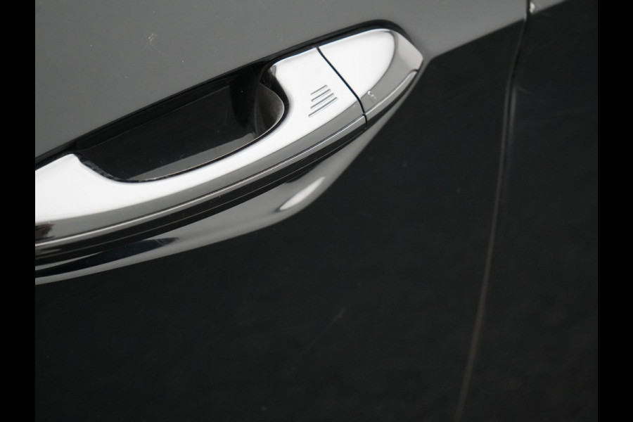 Ford Galaxy 2.0 Titanium 7-Persoons 241pk Dealer O.H. | Trekhaak Afn. | Panodak | Adaptive Cruise | Camera | Alcantara Sportstoelen Memory & Vewarmd | LED Koplampen | Keyless | Blis | Navigatie | DAB |