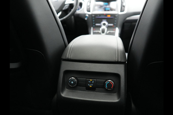 Ford Galaxy 2.0 Titanium 7-Persoons 241pk Dealer O.H. | Trekhaak Afn. | Panodak | Adaptive Cruise | Camera | Alcantara Sportstoelen Memory & Vewarmd | LED Koplampen | Keyless | Blis | Navigatie | DAB |