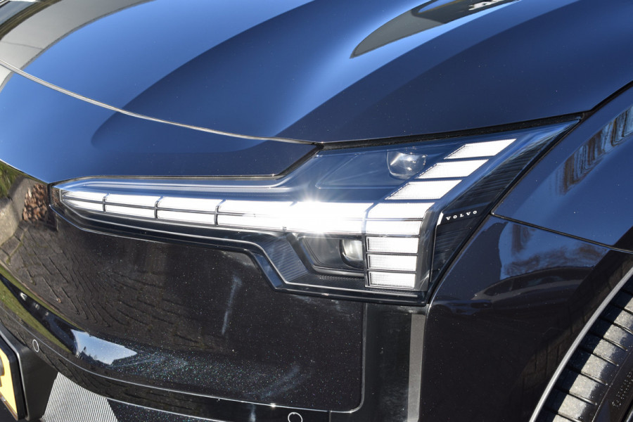 Volvo EX30 Twin Motor Performance 428PK Ultra 69 kWh | SoH 98,5% | 20'' Heico | Panodak | 1e eigenaar | 360 Camera | Stoelverwarming