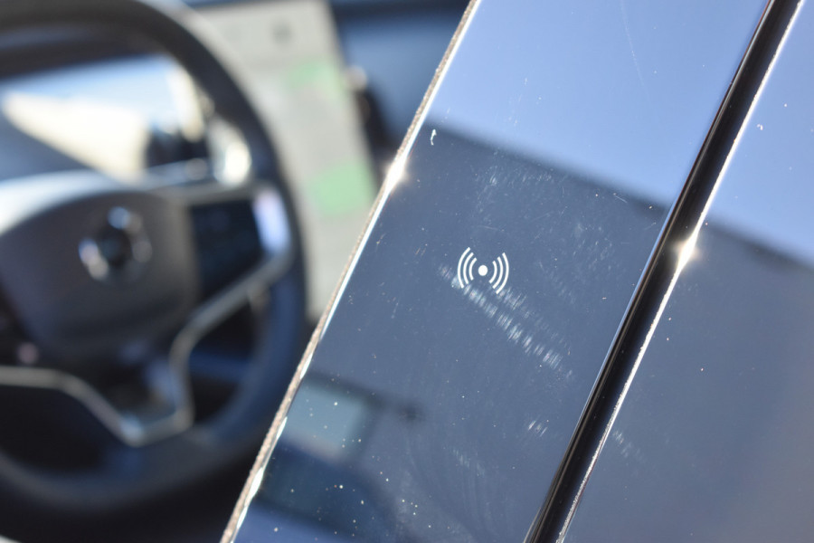 Volvo EX30 Twin Motor Performance 428PK Ultra 69 kWh | SoH 98,5% | 20'' Heico | Panodak | 1e eigenaar | 360 Camera | Stoelverwarming