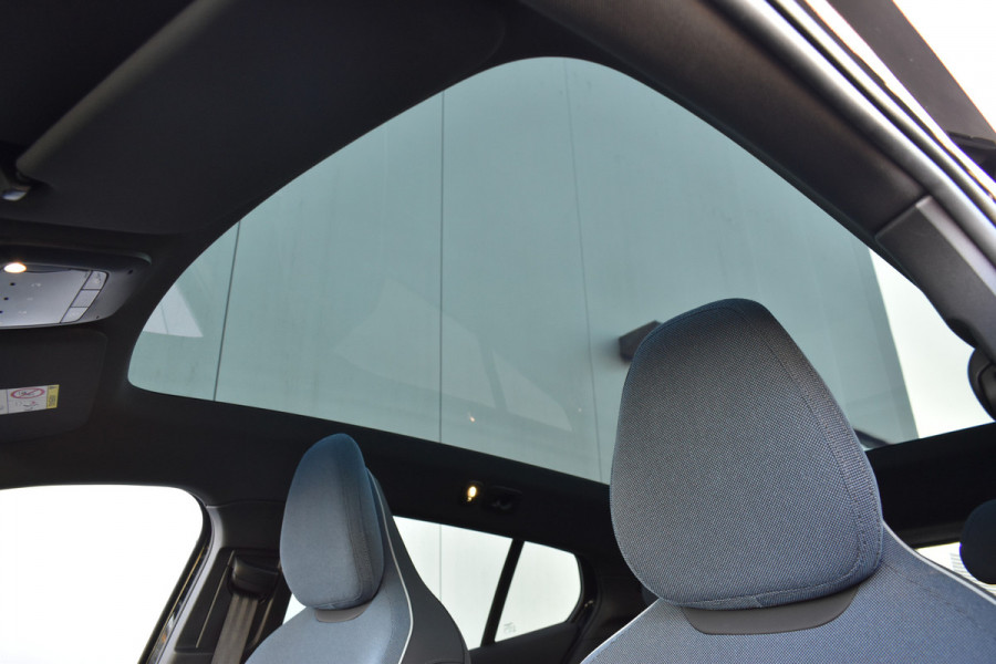 Volvo EX30 Twin Motor Performance 428PK Ultra 69 kWh | SoH 98,5% | 20'' Heico | Panodak | 1e eigenaar | 360 Camera | Stoelverwarming