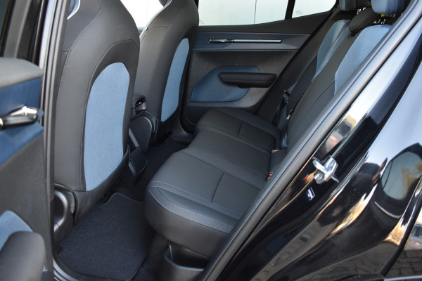 Volvo EX30 Twin Motor Performance 428PK Ultra 69 kWh | SoH 98,5% | 20'' Heico | Panodak | 1e eigenaar | 360 Camera | Stoelverwarming