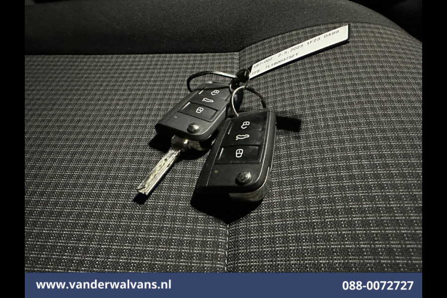 Volkswagen Transporter 2.0 TDI 150pk L2H1 Euro6 Airco | Navigatie | Apple Carplay | Cruisecontrol Trekhaak, Android Auto, Parkeersensoren