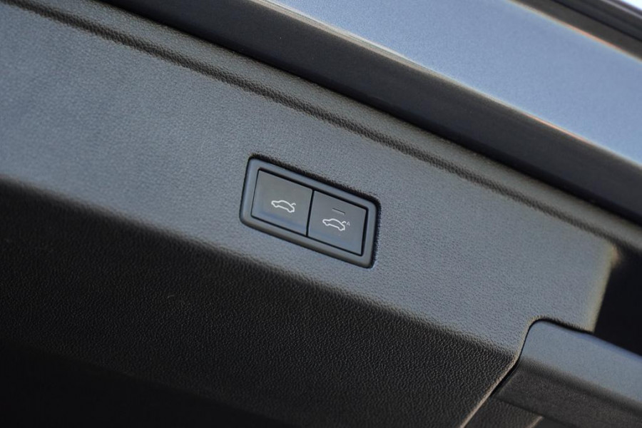 Volkswagen Touareg 3.0 TSi 4MOTION R / Pano / Luchtvering / Incl BTW / ACC