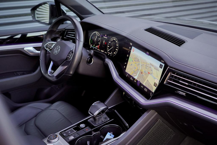 Volkswagen Touareg 3.0 TSi 4MOTION R / Pano / Luchtvering / Incl BTW / ACC