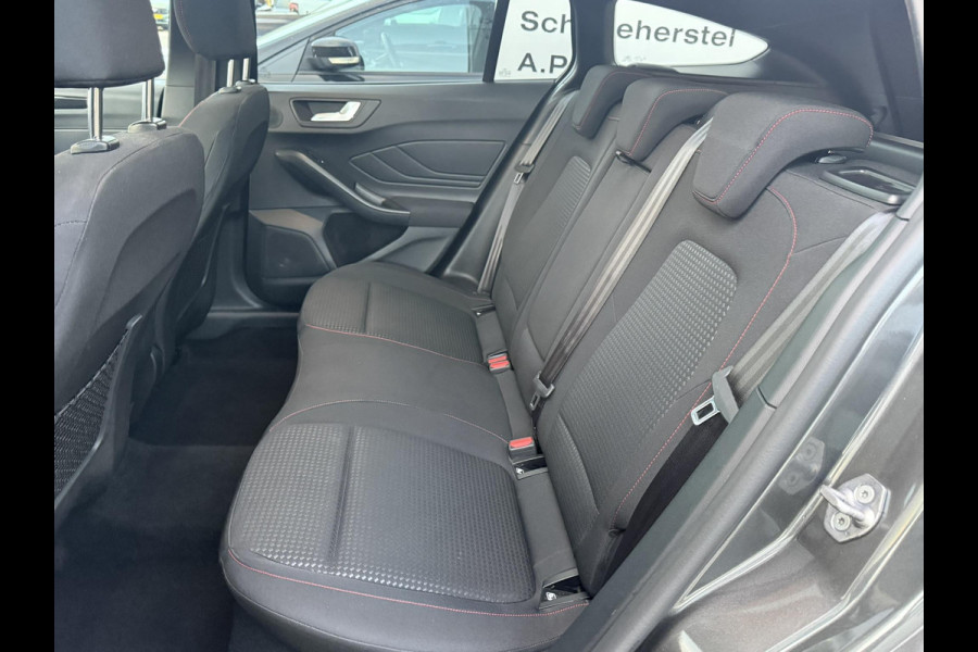 Ford FOCUS Wagon 1.0 EcoBoost Hybrid ST Line X 155pk | Trekhaak afneembaar | Panoramadak | Bang&Olufsen | Adaptive cruise control | Winter Pack | All season banden | Camera